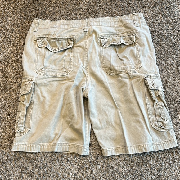 Union Bay cargo shorts - Picture 2 of 6